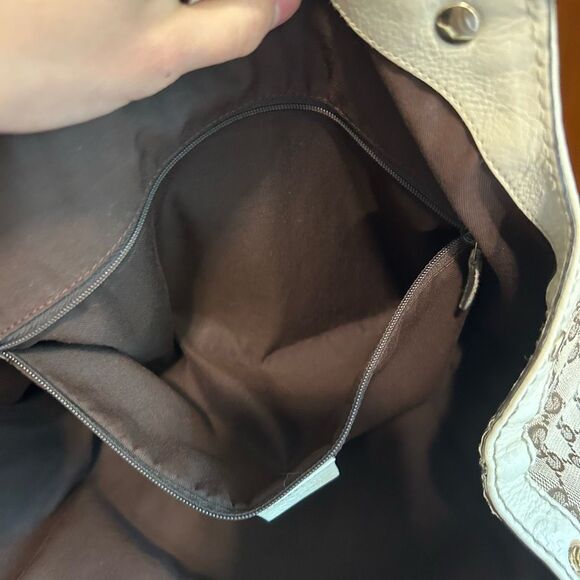 Gucci Coated Canvas Monogram GG Tote Bag - Picture 10 of 15